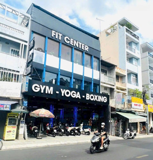 cực tốt , mặt tiền trần quốc toản, ngang 20m, tổng 650m2, ctxd: 2 hầm + 10 tầng. giá 270 tỷ