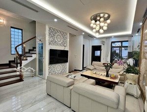 nhà mới đẹp sát lê trọng tấn 35m 5 tầng giá 5,95 tỷ. nhà 2 thoáng, tiềm năng tăng giá mua là lời