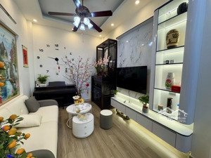 bán nhà vũ xuân thiều, long biên - ô tô vf 5 đỗ cổng