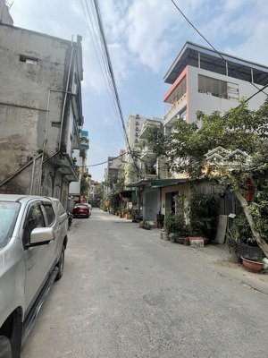 hiếm 12.6tỷ có ngay đất 70m2 kinh doanh, đường ô tô 8m, 2 mặt tiền cạnh trường marie curie, hà đông