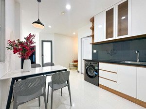 phòng cho thuê 60m2 đường hiệp nhất, phường 4, tân bình gần sân bay , công viên gia định