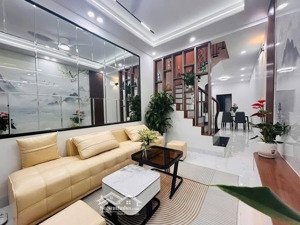 siêu phẩm nhà 5 tầng phố quan nhân ngõ nông gần phố dt:34m mt:3,3m nhà mới nội thất sang trọng