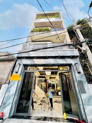 siêu phẩm có thang máy- thị trấn nhà bè - cách mt đường 50m -đường đào tông nguyên- tk sang trọng