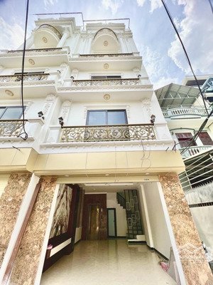 bán nhà khuyến lương - hoàng mai, lô góc, ngõ thông kinh doanh, ô tô ngủ trong nhà, hàng xóm gamuda