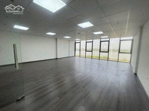 sàn văn phòng mặt phố 100 m mới tinh