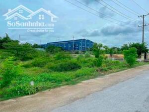 BÁN LÔ ĐẤT 15X65=1010M2 NGAY CHỢ, ĐƯỜNG 18M, ĐIỆN NƯỚC, DÂN CƯ ĐÔNG, GIÁ 190TR