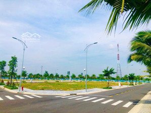 bán đất thổ cư bến lức , shr, công chứng trong ngày.2 tỷ / nền. lh xem đất: oanh