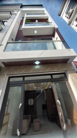 bán nhà việt hưng lô góc 2 mặt thoáng 5 tầng full nội thất, vào ở ngay