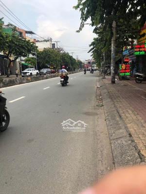 nhà bán gần đường phan văn hớn, ra siêu thị coopmart phan văn hớn vài mét