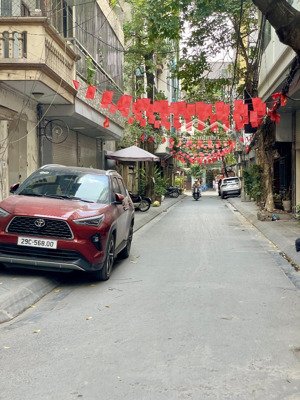 ba đình 22t.ỷ doanh thu 1.8t.ỷ/năm, 23pkk - 70m2, mt7.21m - 50m ô tô tránh nhau.