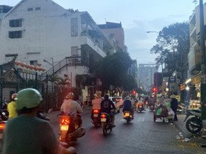 quận 5 chung cư lầu 2, đường nguyễn trãi - 83m2 - 5 pn sổ hồng riêng - view cực đẹp chỉ 2.68 tỷ