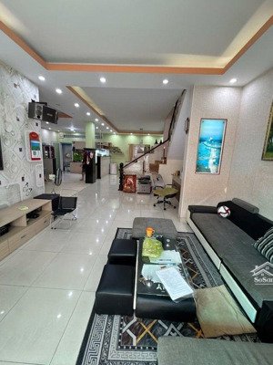 bán nhà 3 tầng dt 102m2, 8,6*12m, đường lê lai, phường 4, quận gò vấp, đường 4m, giá 11,3tỷ