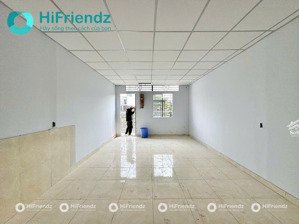 mặt bằng ki-ot 32m2 + sân rộng 28m2 thẳng trục đường chính kinh doanh tự do