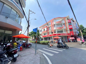 nhà 4 tầng mặt tiền đường số ngay hoàng diệu 2 trong khu dân cư vip himlam linh chiểu (4x20m)