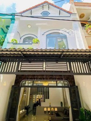 cần tiền bán gấp căn 60m2 nhà đường lê quốc hưng, p. 13, quận 4. giá còn thương lượng