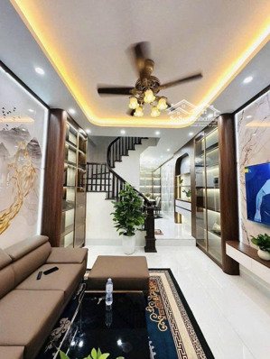 bán nhà cầu diễn nhà 4 tầng dân xây -37m -đường ô tô chạy qua - giá 6 tỷ 6