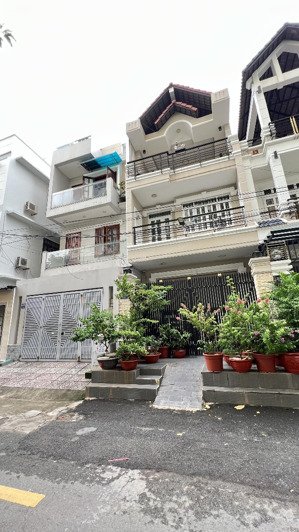 ngộp bank bán nhà mặt tiền hương giang- cư xá bắc hải q10 - 4,5x25 - 5 tầng st - 22ty.