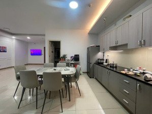 căn hộ 67 m2 căn góc có 2 pn, nội thất cơ bản chỉ 7tr tháng, cho thuê 6 tháng