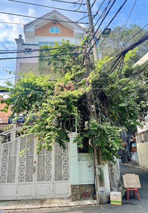 nhà 3 tầng lô góc 2 tiền hẻm xe tải 1 trục đường lê quang định p7 bình thạnh. sổ nở hậu hoàn công.