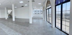 văn phòng trống diện tích 153m2 tại đường cộng hòa, p.13, tân bình. giá thuê 32tr/ tháng bao pql