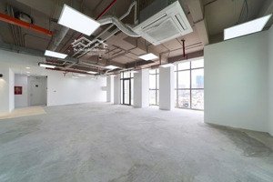 sàn trống cho thuê tại đường cửu long, p.2, tân bình. diện tích 165m2 - quy mô vừa