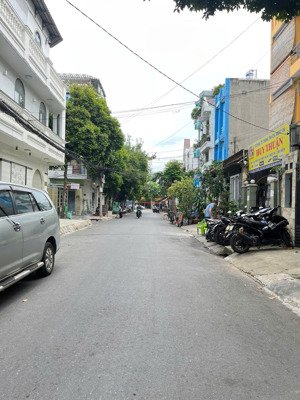 nhà đúc 3 tấm, sân thượng, dt: 4x19. mặt tiền đường nhựa 10m trần thái tông, tân bình