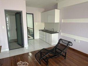 phòng trọ rộng rãi quận 1 - mặt tiền 86 võ văn kiệt - 35m2 - chỉ 6 triệu (bao internet)