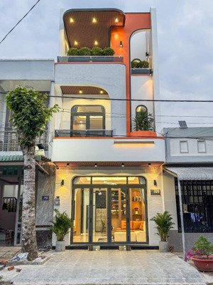 nhà trệt hai lầu, hiện đại tuyệt đẹp - đường d4 kdc hồng loan - cái răng - tpct