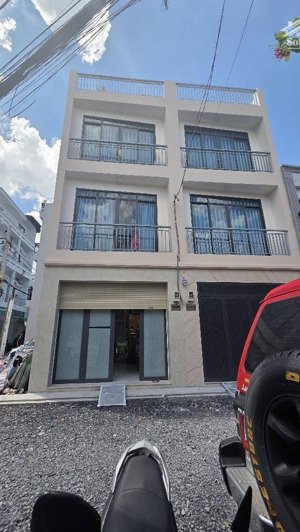 âu cơ-tân sơn nhì ngay trung tâm tân phú 4 tầng full nội thất chỉ 8t tl mạnh