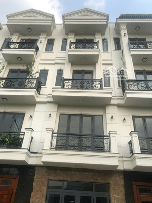 bán gấp nhà khu vip lê trọng tấn (4.5x12m) 3 lầu giá 8.2 tỷ