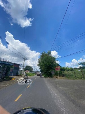 688m2 sổ riêng cách quôc lộ 1a chỉ 500m ngay khu dân cư chỉ 750tr chợ trường học các cấp sát bên