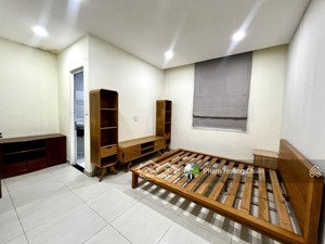 cho thuê nhà phố lakeview city, dt 5x20m giá 27 triệu full nội thất,4pn 5wc,lh em chiến