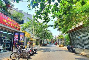 mua đất tặng nhà c4 mtkd, kề trường học hiệp phú, công viên q9, ngã tư thủ đức chợ, vị trí vàng hót