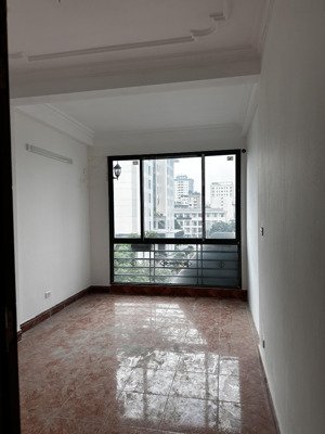 cho thuê nhà mặt phố phan văn trường, diện tích 65m2 x 6 tầng, mặt tiền 7,7m. nhà vừa sửa mới,