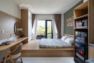 căn hộ studio nội thát đầy đủ - cửa sổ lớn cực thoáng mát