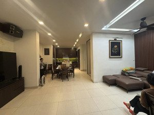 gđ cần bán nhà mặt phố chương dương, hải dương, mặt tiền 8m, vỉa hè rộng, kd tốt, thiết kế hiện đại