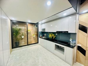 30m ra phố - nhà đẹp ở luôn - sổ nở hậu - 5 ngủ đầy đủ công năng - lh 