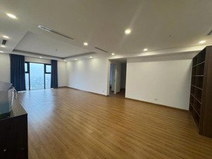 bán căn góc paragon view thoáng 140.5m2 tầng đẹp giá nhỉnh 11 tỷ có thương lượng