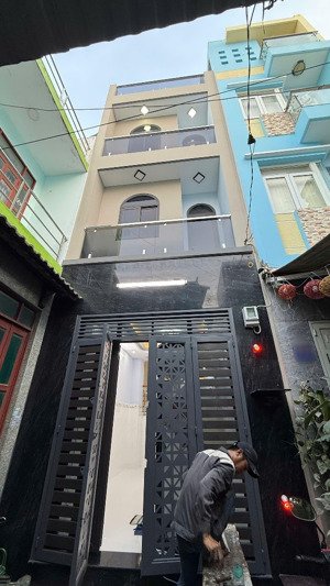 nhà đẹp mới 100% 4 tầng hẻm trước nhà 4 m