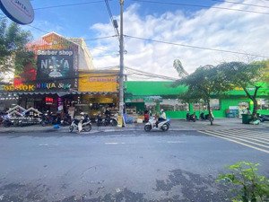 bán đất tặng nhà - lô đất nở hậu - 2 mặt tiền - ngay ngã tư đỗ bá châu thị vĩnh tế