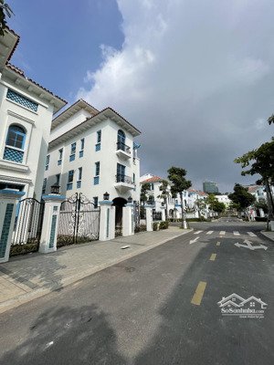 cần bán nhà biệt thự sun feria bãi cháy. trục thông biển .