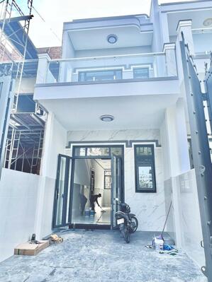 Nhà mới, hẻm 1 xẹt QL13, đối diện chợ Bưng Bầu, SHR, đường nhựa 5m, sân đậu ô tô