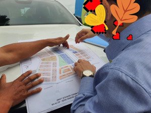 cần bán 01 lô đất trục thông khu a