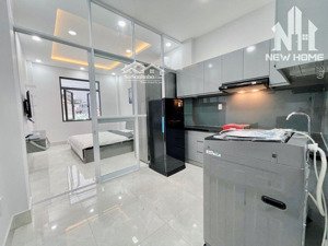 căn hộ 1 phòng ngủ cửa sổ thoáng full nội thất new 100% rộng 30m2 tòa nhà thang máy