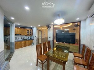 nhà phố - vị trí vàng - vỉa hè - kinh doanh - giá tốt.