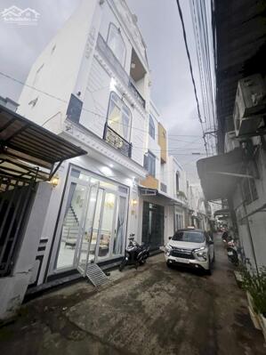 Bán nhà mới đẹp Hoàn Công nằm gần Đh Y Dược & Đ.học Cần Thơ (Tặng: Full nội thất mới đẹp trong nhà)