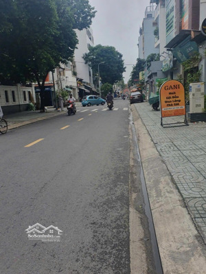 bán nhà mặt tiền hoà hưng ngang gần 15m công nhận 301.2 m2