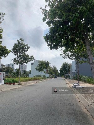 cần bán nền hướng chính nam gần hồ sinh thái dự án nam phan hướng nam đường đẹp,mẫu nhà cực đẹp.