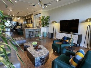 bán tòa nhà phố nguyễn văn cừ, long biên 70m x 7t thang máy - ô tô tránh - lõi phố gia thụy 22.9 tỷ