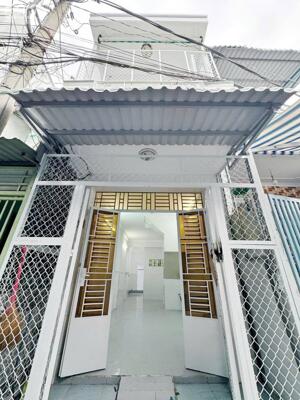 Nhà Lầu Đúc Kế Cầu Quang Trung VỊ Trí rất đẹp & An Ninh